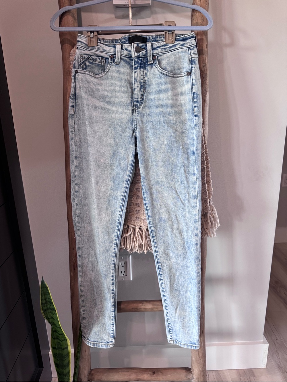 Buckle Light Blue High-Rise Women’s Jeans
